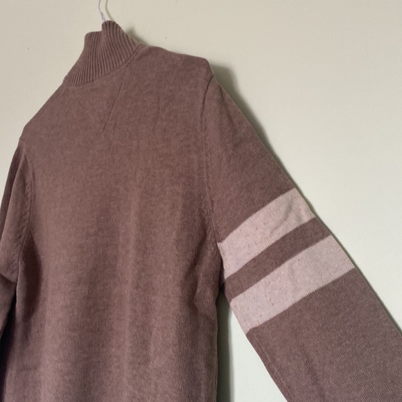 1 Small and 1 medium Tommy Hilfiger Quarter Zip sold seperately - Picture 6 of 6